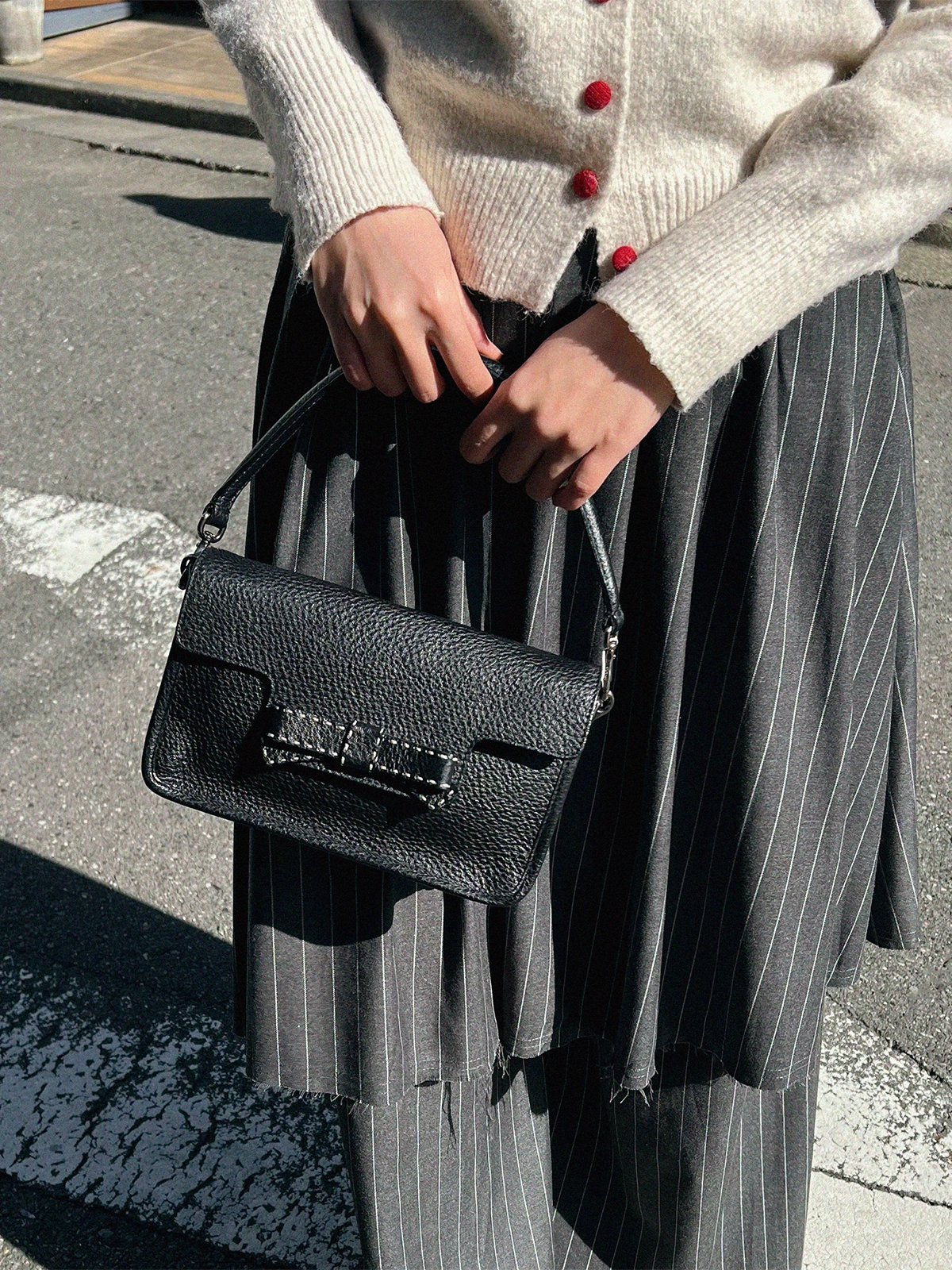 PRADA リボンロゴプレートハンドバッグ ブラック｜VINTAGE QOO